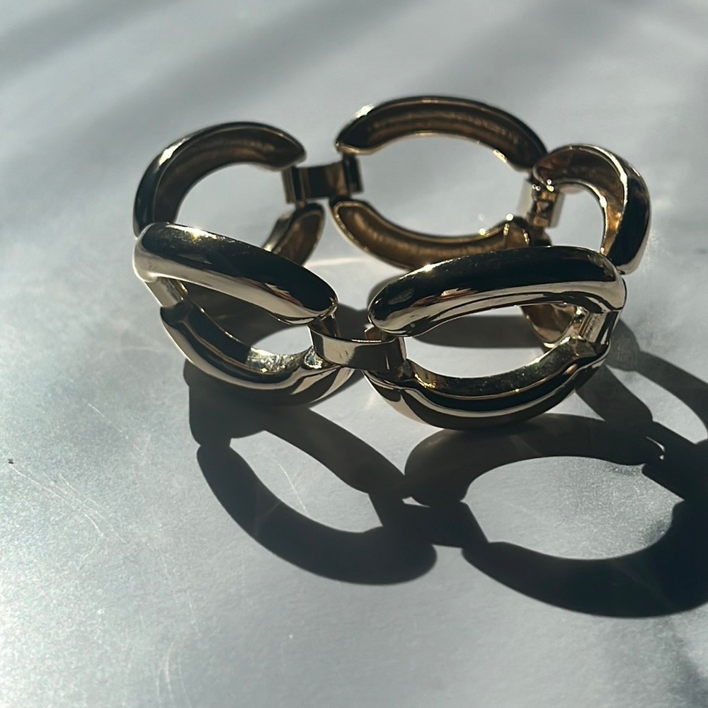 ✨Like New! Gold Detachable Loop Bracelet